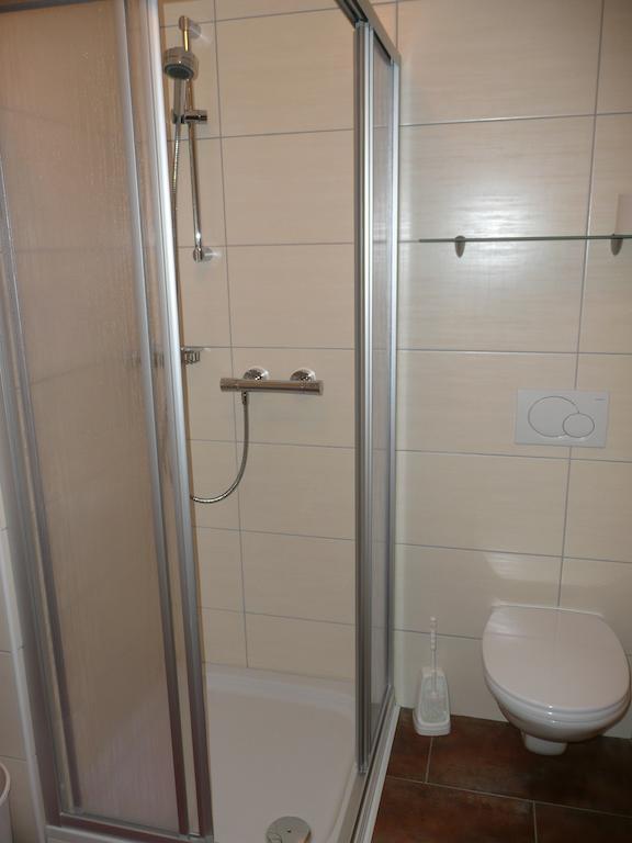 Gasthaus Pension Zur Nixe Steinbach am Attersee Rum bild