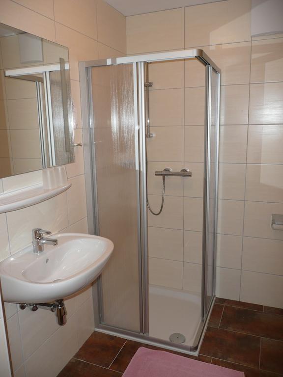Gasthaus Pension Zur Nixe Steinbach am Attersee Rum bild
